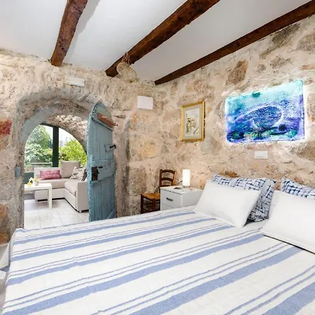 Apartman Stylishly Decorated With Private Terrace *