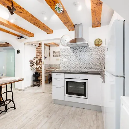 Apartman Stylishly Decorated With Private Terrace